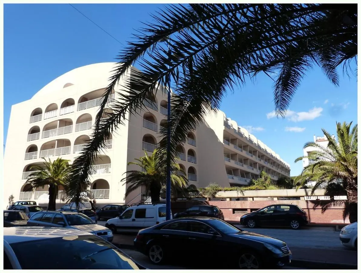 Le Port Plage Studio Tout Confort Terrasse Clim Hyeres 0*,  France